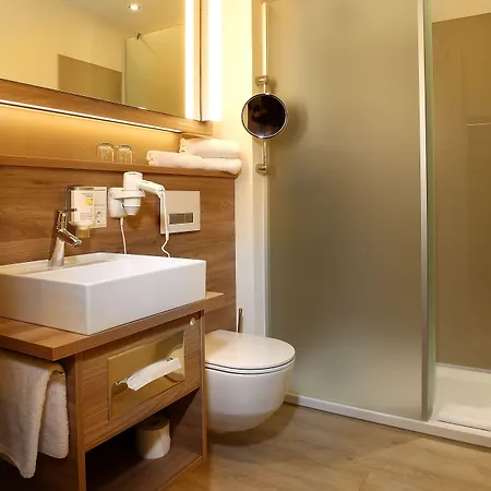 Koenigshof Am Funkturm Business 4*